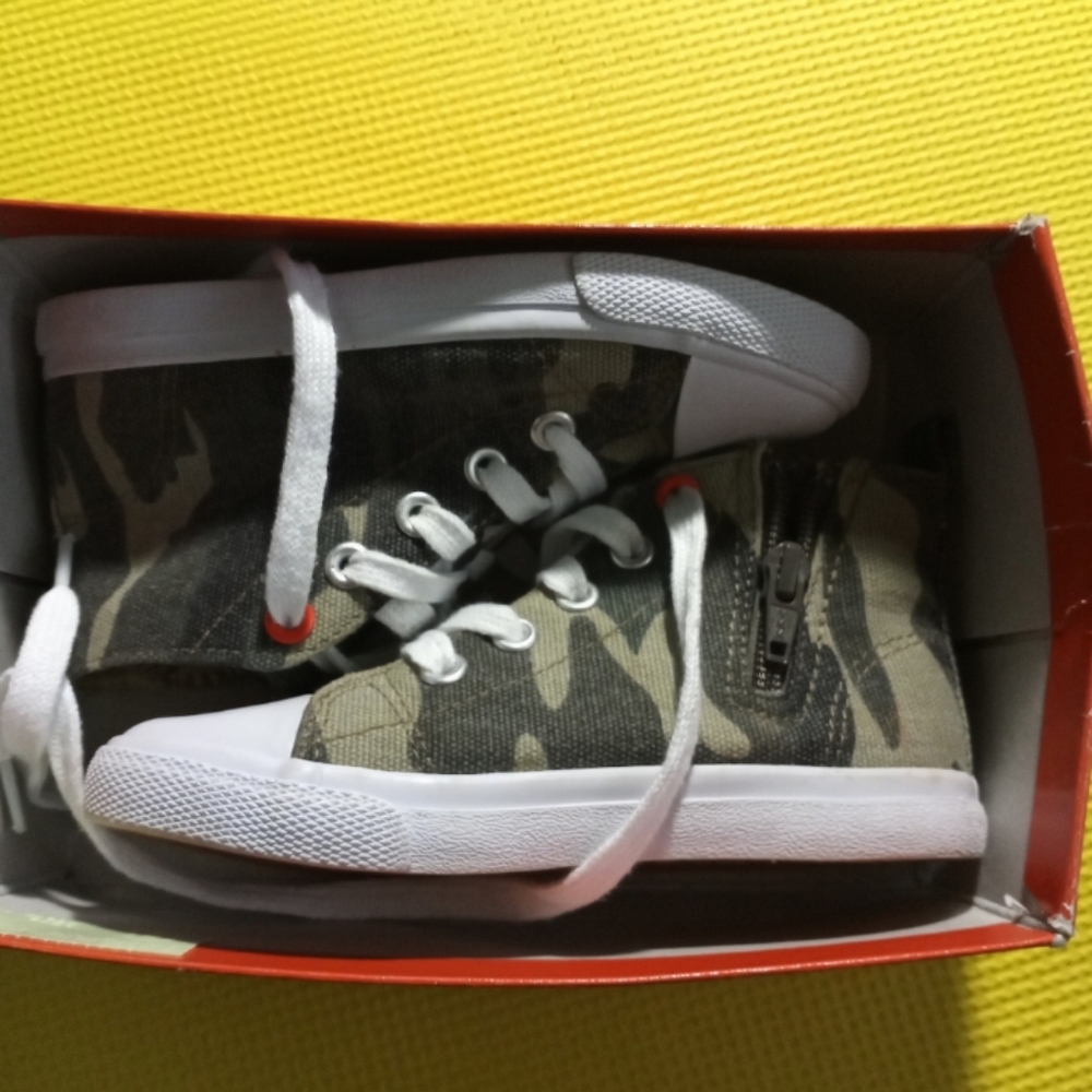 🤩SZ 10 CAMO HIGH TOP CANVAS 🤩
